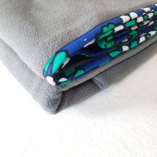 Load image into Gallery viewer, Kioko Border Fleece Blanket
