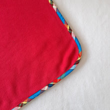 Load image into Gallery viewer, Shugu Border Fleece Blanket
