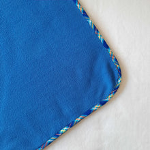 Load image into Gallery viewer, Watetu Border Fleece Blanket
