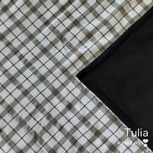 Load image into Gallery viewer, Tulia Maasai Fleece Blanket
